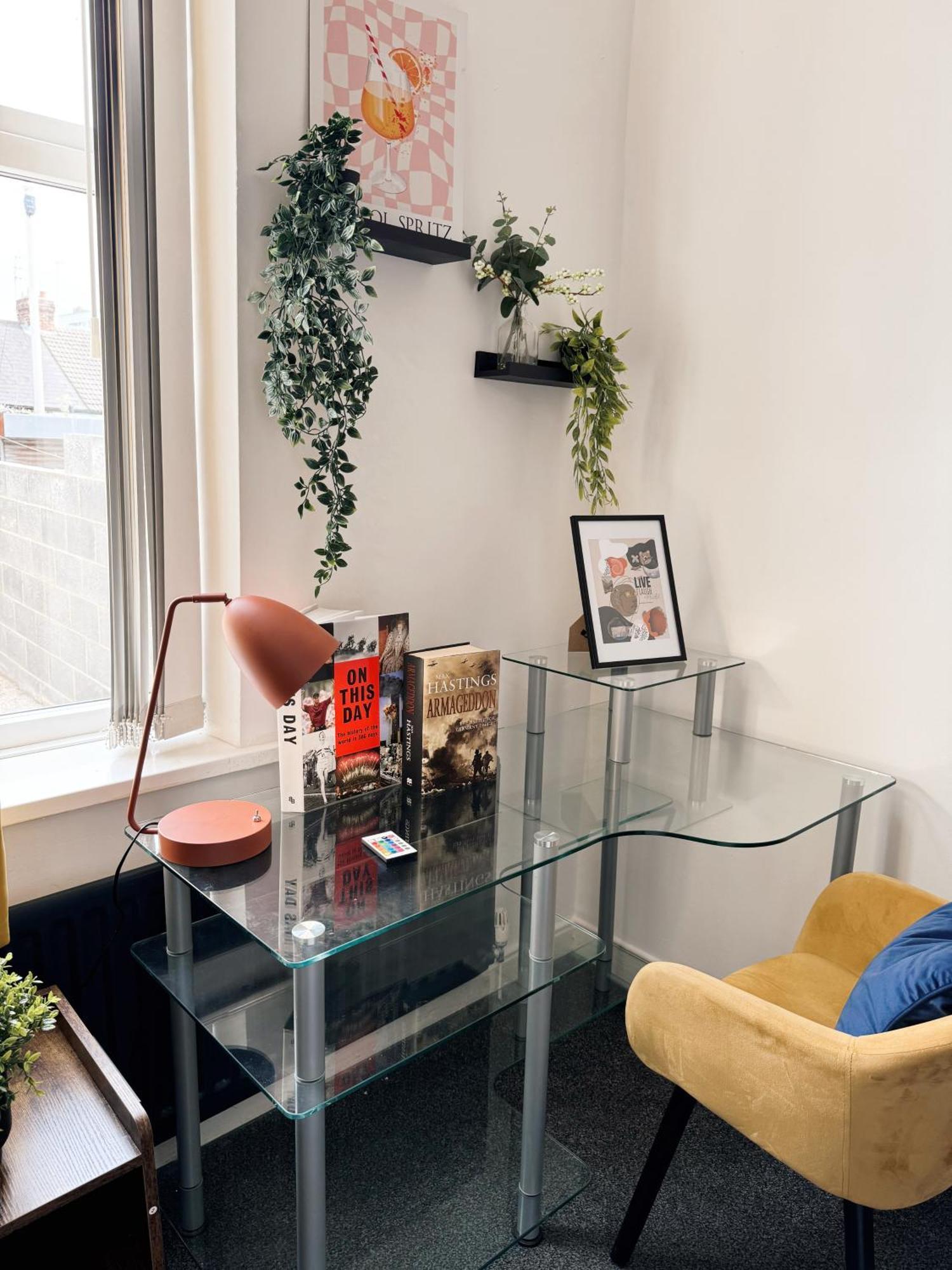 A&A Luxury Stay Rosedale St - Chic, Modern, City Centre, Neon Decor Съндърланд Екстериор снимка